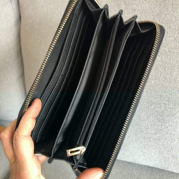 VINTAGE GUESS 1981 Black Leather Wallet Clutch Strap Studded Silver Hardware - Picture 6 of 14